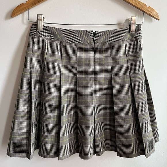 Aritzia Sunday Best Plaid Pleated Mini Skirt size 2 - Picture 5 of 6